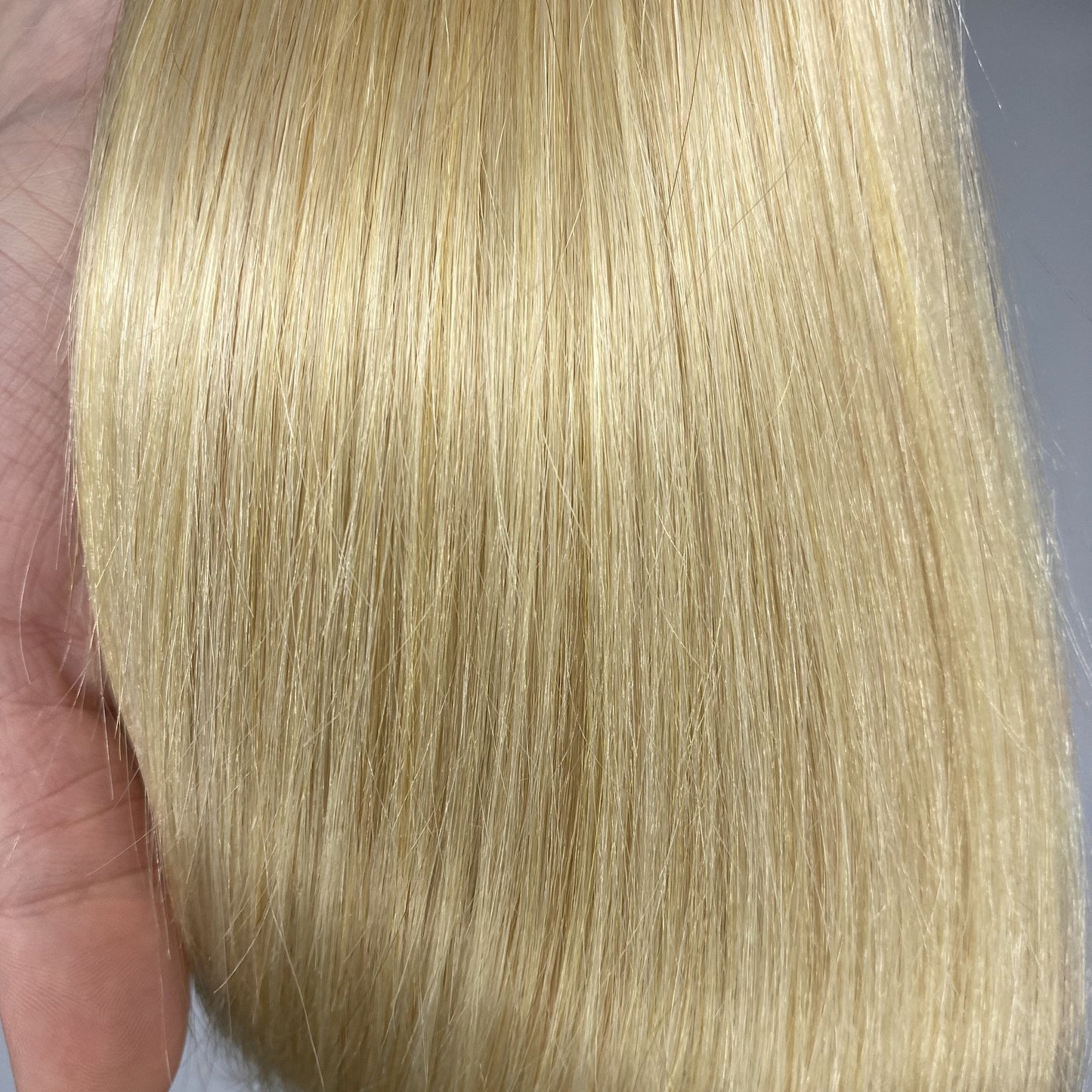Velo #22 - 16 inches - Platinum Blonde Velo DR Hair Products Co