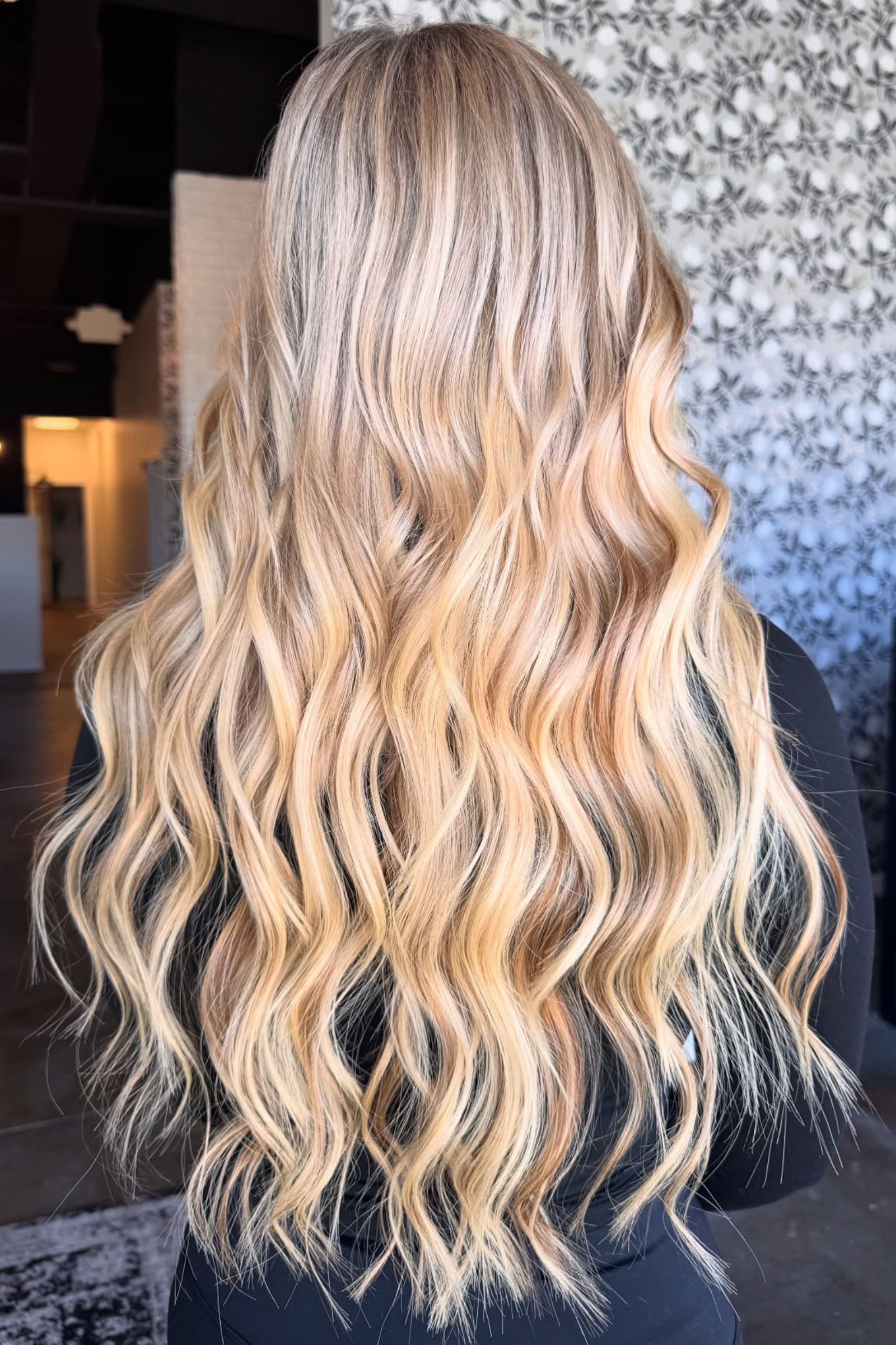 Double Weft #1002 🚩(WAVY TEXTURE) Very Light Ash Blonde - 60cm/24in/70g - Second Image