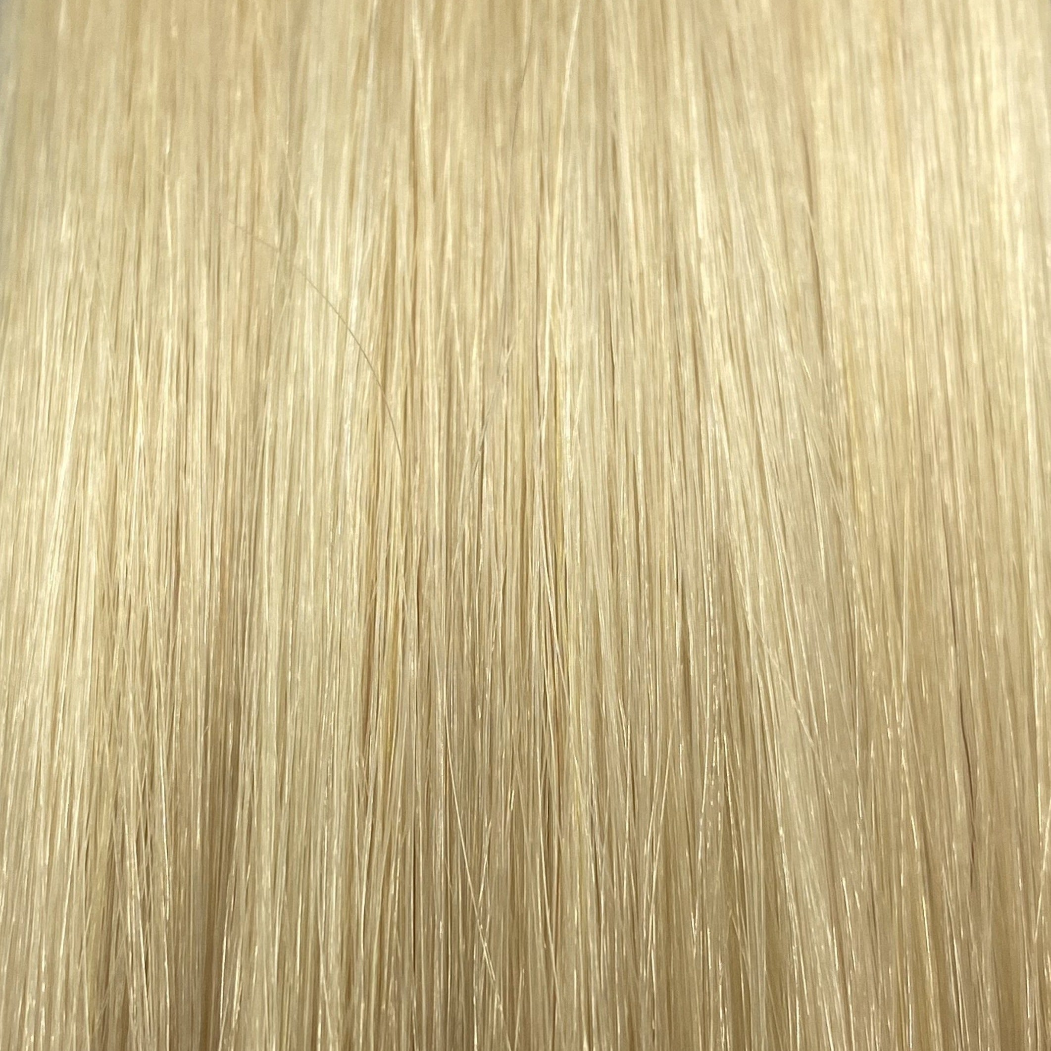 FUSION #1002 VERY LIGHT ASH BLONDE 60CM/ 24 INCHES  -  25 GRAMS - Image 1