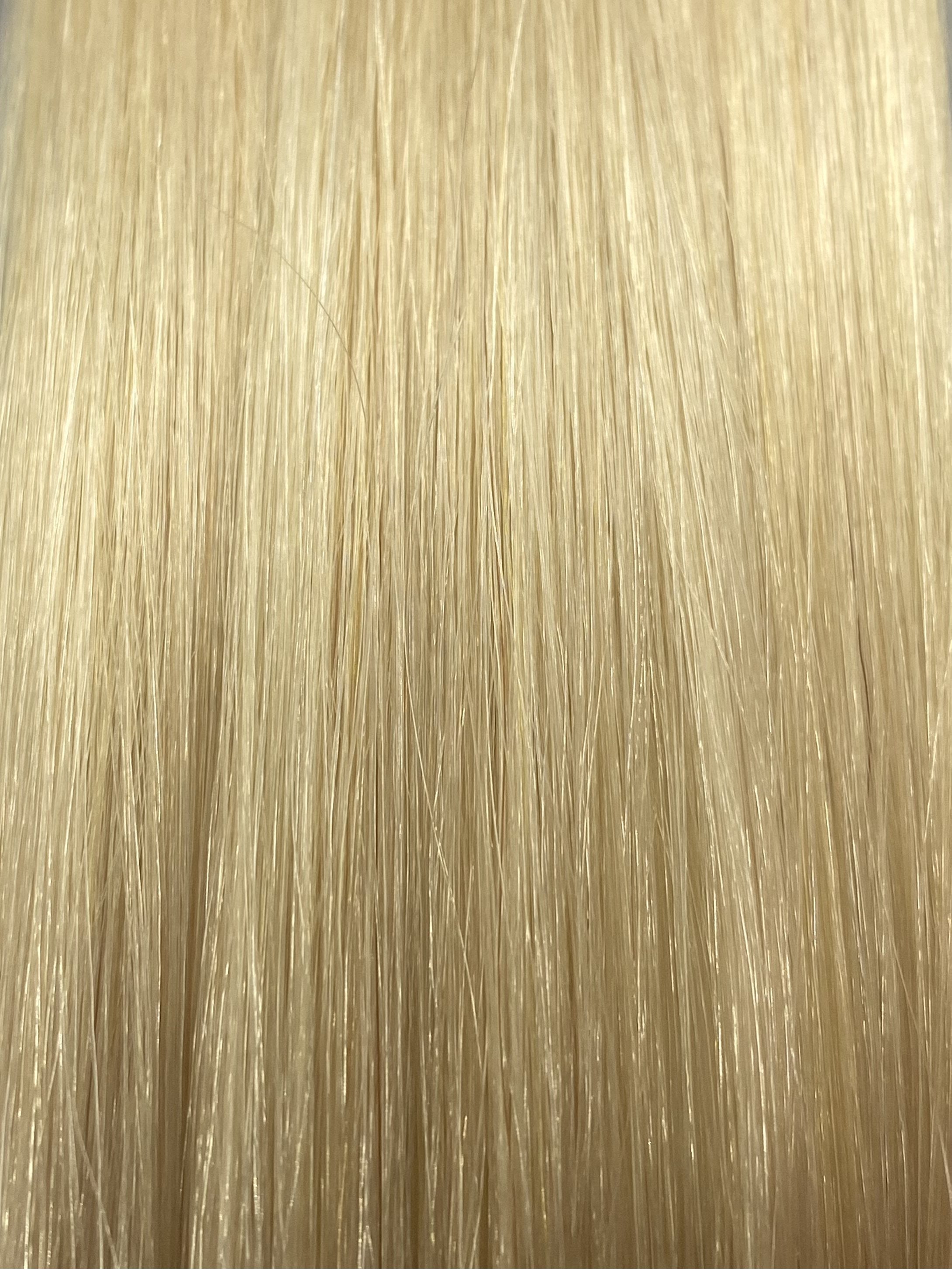 FUSION #1002 VERY LIGHT ASH BLONDE 60CM/ 24 INCHES  -  25 GRAMS